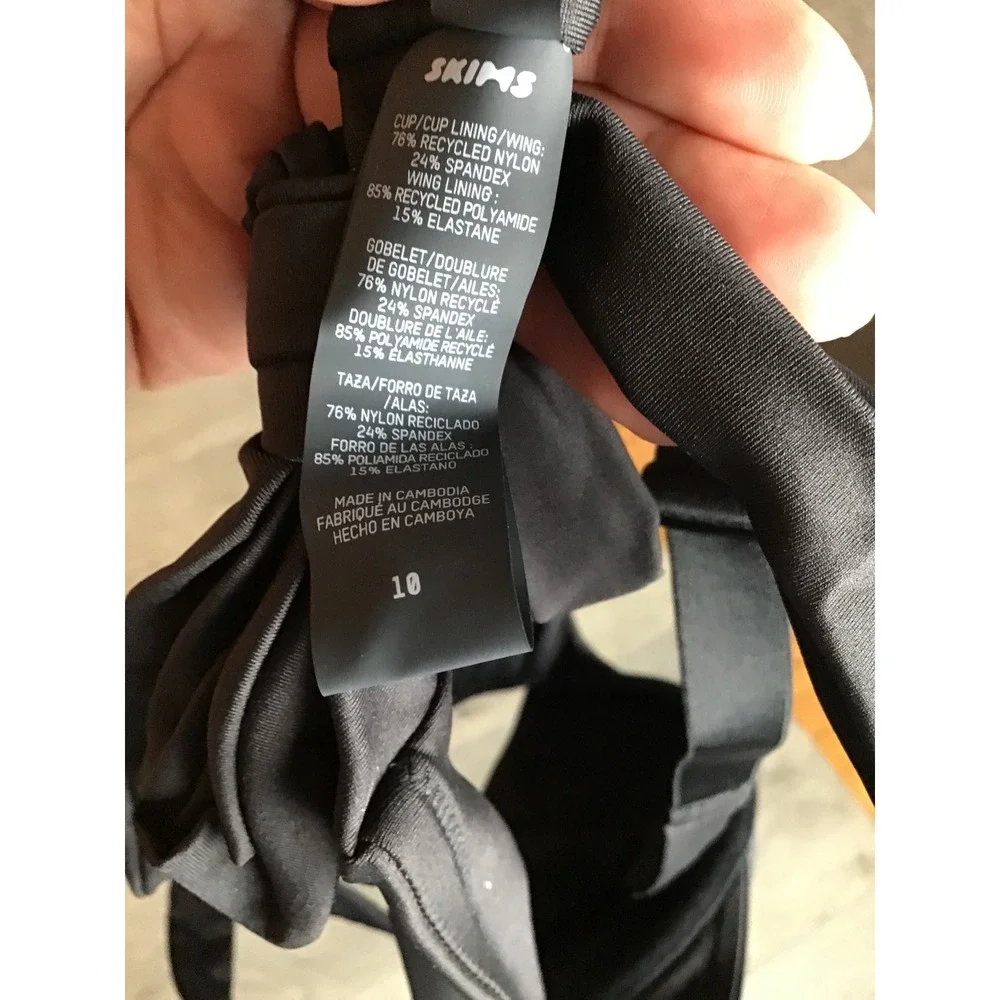 SKIMS Women's Onyx Signature Swim Ultimate Push Up Bikini Top Size 10 NWT